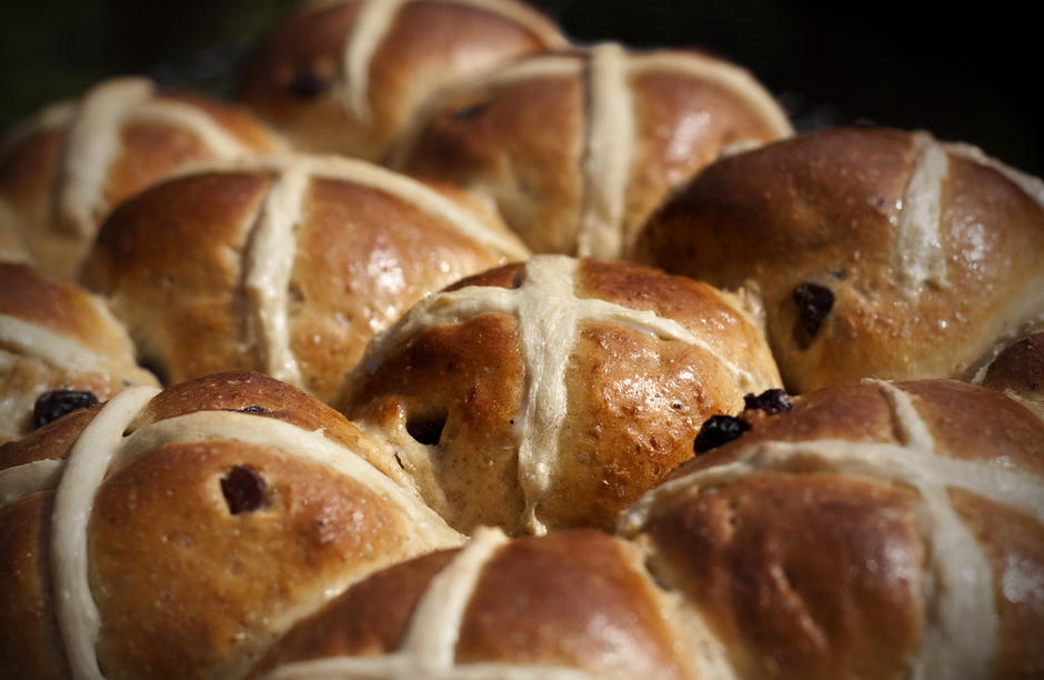 hot cross buns